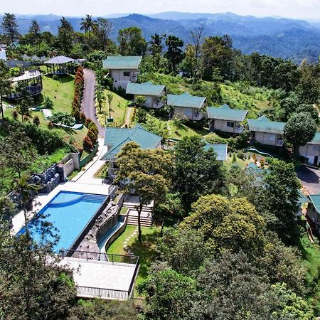 Hotel Aveda Munnar Mountains And Mist Esterno foto