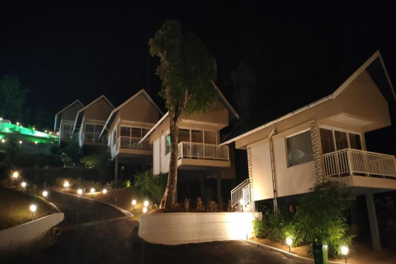 Hotel Aveda Munnar Mountains And Mist Esterno foto
