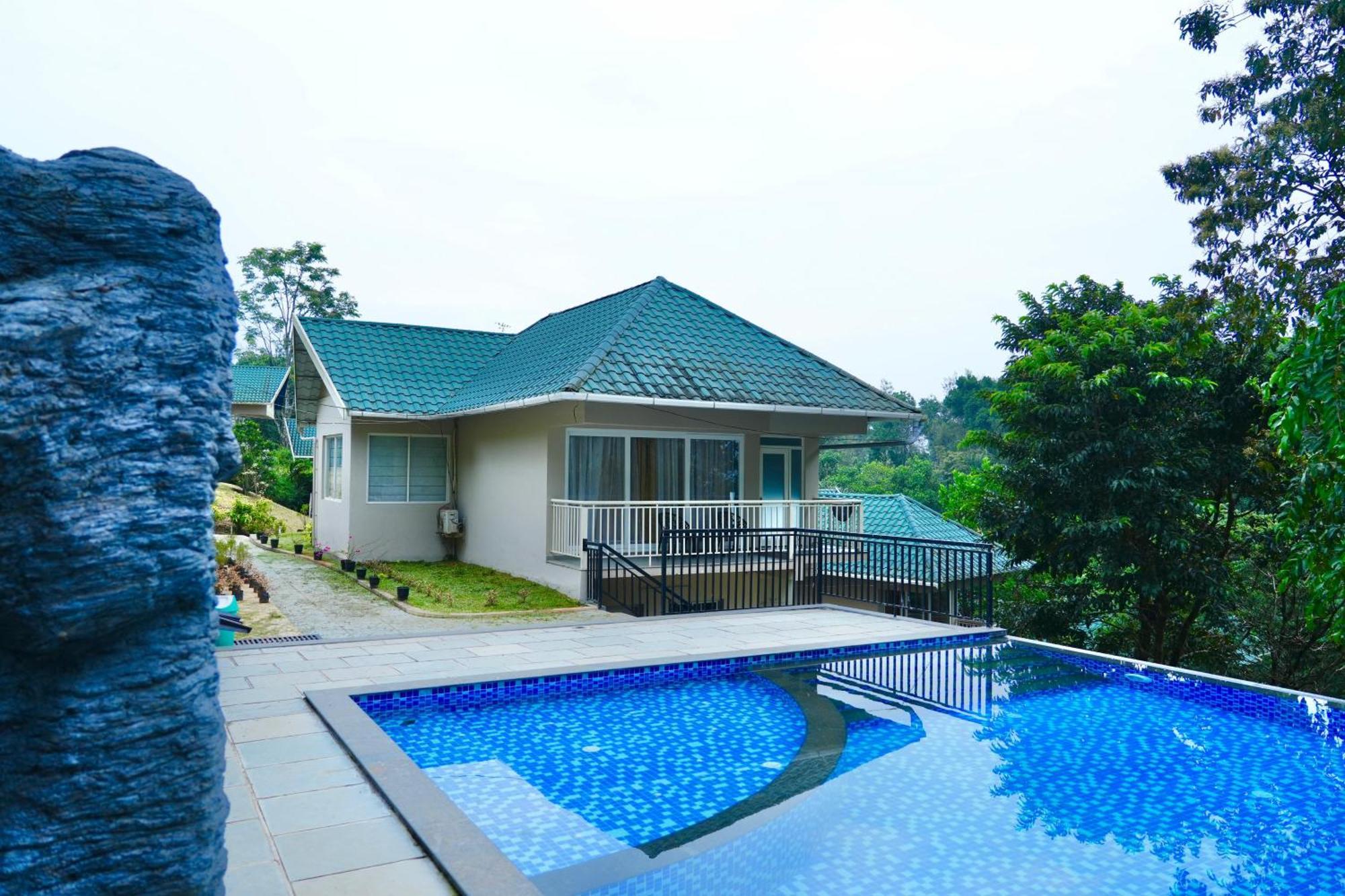 Hotel Aveda Munnar Mountains And Mist Esterno foto